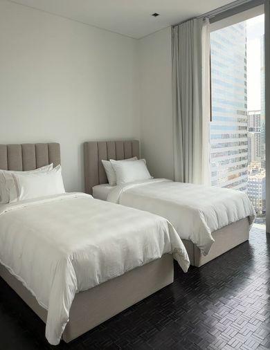 รูป Your Private Ritz-Carlton Residence, 3 Bedrooms, Fully Furnished - รูปที่ 1/9