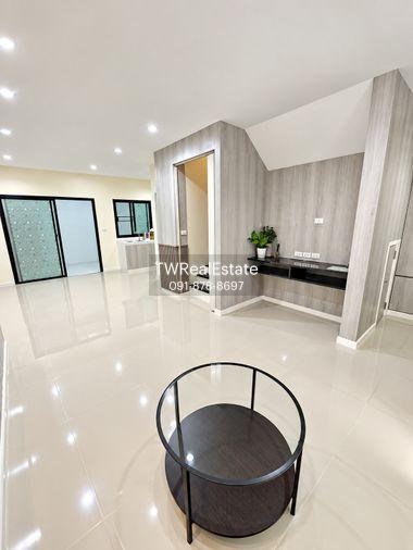 รูป ขายด่วน ราคาดีมาก ทาวน์โฮม 3 ชั้น รีโนเวทใหม่ PATIO ศรีนครินทร์–พระราม 9 ทำเลกรุงเทพกรีฑา - รูปที่ 7/38