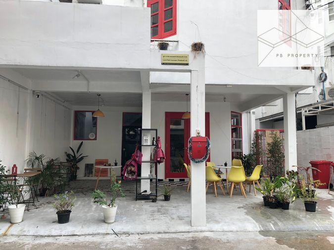 รูป ให้เช่า Townhome สุขุมวิท 55 | ใกล้ BTS ทองหล่อ เพียง 5 นาที 5 ห้องนอน | 4 ห้องน้ำ - รูปที่ 2/5
