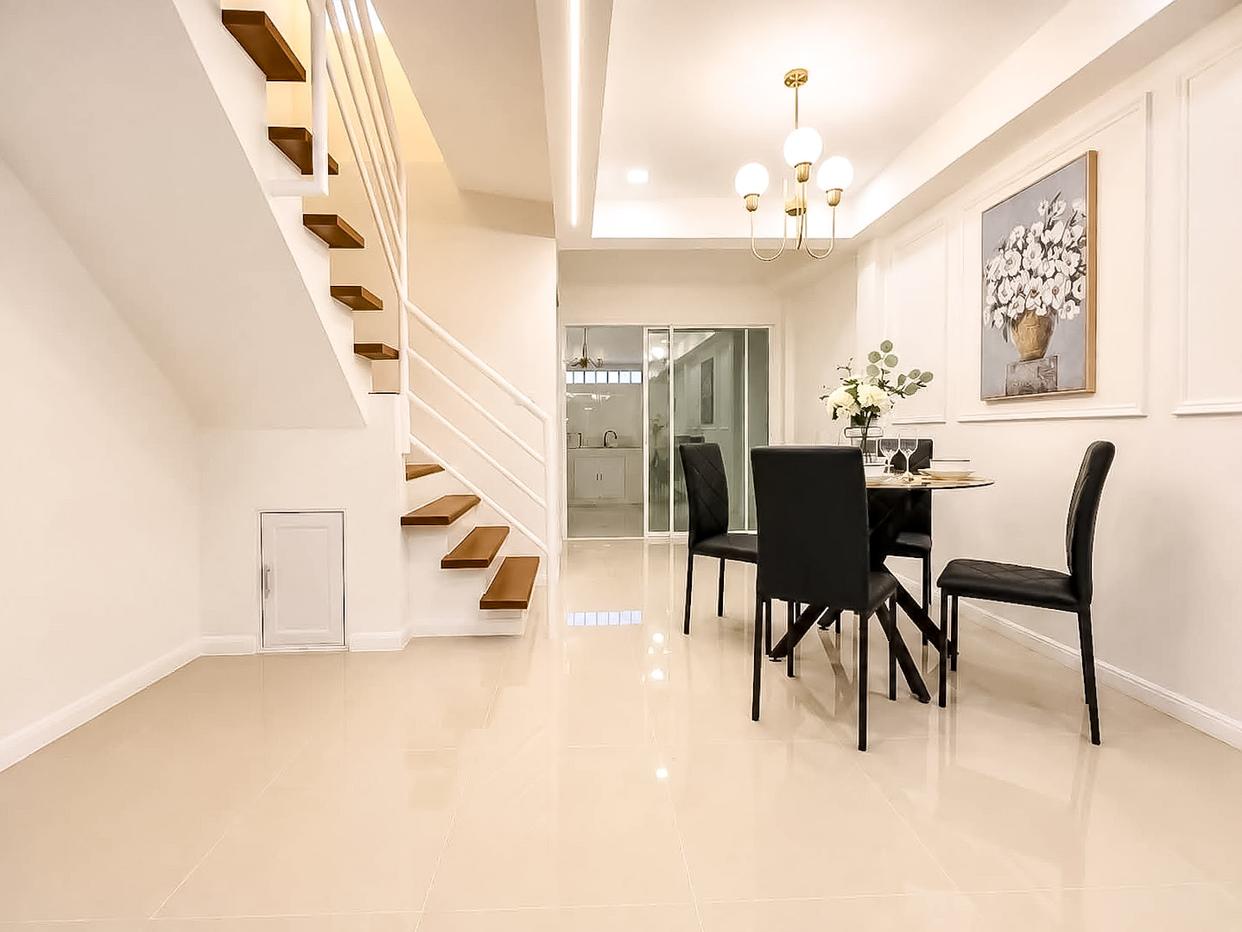 picture 2 Storey Townhouse for Sale Noen Plab Wan Pattaya - 5/10
