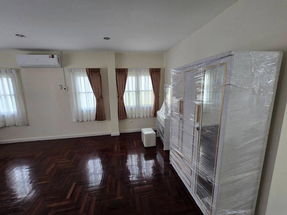 รูป Call : 081-801-8783 หมู่บ้านเพอร์เฟค เพลส รามคำแหง เคหะร่มเกล้า 64 บ้านเดี่ยวให้เช่า (ต้นโครงการ) 72 ตารางวา 4 ห้องนอน 3 ห้องน้ำ บ้านสวยพร้อมเข้าอยู่ - รูปที่ 6/13