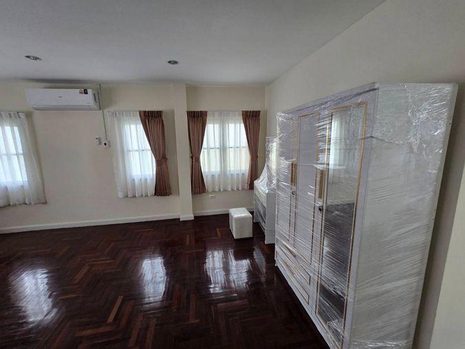 รูป Call : 081-801-8783 หมู่บ้านเพอร์เฟค เพลส รามคำแหง เคหะร่มเกล้า 64 บ้านเดี่ยวให้เช่า (ต้นโครงการ) 72 ตารางวา 4 ห้องนอน 3 ห้องน้ำ บ้านสวยพร้อมเข้าอยู่ - รูปที่ 6/13