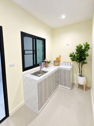 รูป ขายด่วน ราคาดีมาก ทาวน์โฮม 3 ชั้น รีโนเวทใหม่ PATIO ศรีนครินทร์–พระราม 9 ทำเลกรุงเทพกรีฑา - รูปที่ 9/38