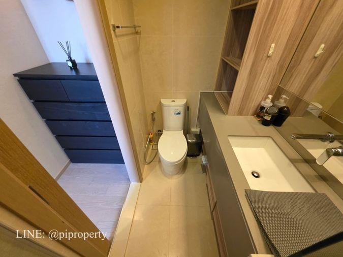รูป ให้เช่าห้องชุด 1 ห้องนอน ตกแต่งครบครัน ที่ Esse Asoke ชั้นสูง มีเครื่องซักผ้าและเครื่องอบผ้า ทำเลดีเยี่ยม ย่านอโศก ใจกลางกรุงเทพฯ - รูปที่ 13/30