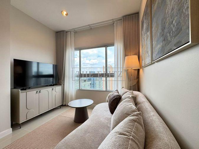 รูป ✨ Newly Renovated Masterpiece | Prime Sathorn CBD location | Direct skywalk connection to BTS- Krung Thonburi ✨ - รูปที่ 4/21