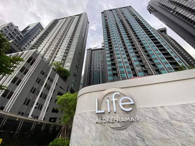 picture 1Bed | 1Bath | MRT Phetchaburi | 36sqm | THB 23,000/mo | Fl.23 — Life Asoke Bangkok - 2/9