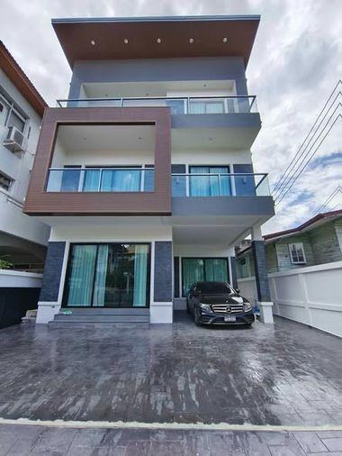 รูป 4 ห้องนอน | 6 ห้องน้ำ | BTS Ekkamai | 330 ตร.ม. | 150,000 บาท/เดือน | ชั้น 3 — Ekkamai Town Ekkamai - รูปที่ 4/5