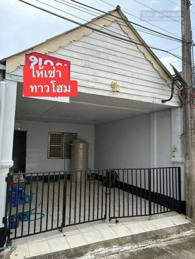 picture 3Bed | 2Bath | MRT Huai Khwang | 180sqm | THB 5,000/mo | Fl.2 — Townhome Bangkok - 1/5