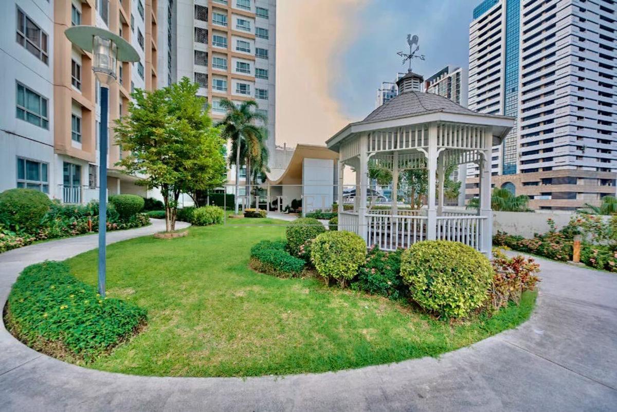 รูป ✨ Newly Renovated Masterpiece | Prime Sathorn CBD location | Direct skywalk connection to BTS- Krung Thonburi ✨ - รูปที่ 14/21