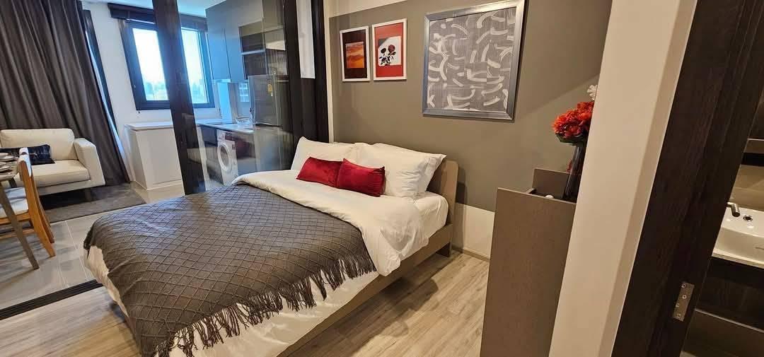 picture 1Bed | 1Bath | MRT Huai Khwang | 30sqm | THB 18,000/mo | Fl.27 — XT Huaikhwang Bangkok - 8/8