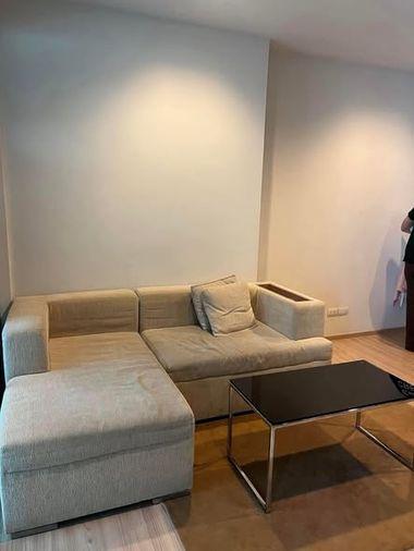 รูป 1 ห้องนอน | 1 ห้องน้ำ | BTS Saphan Taksin | 45 ตร.ม. | 25,000 บาท/เดือน | ชั้น 27 — Rhythm Sathorn Sathorn - รูปที่ 4/5