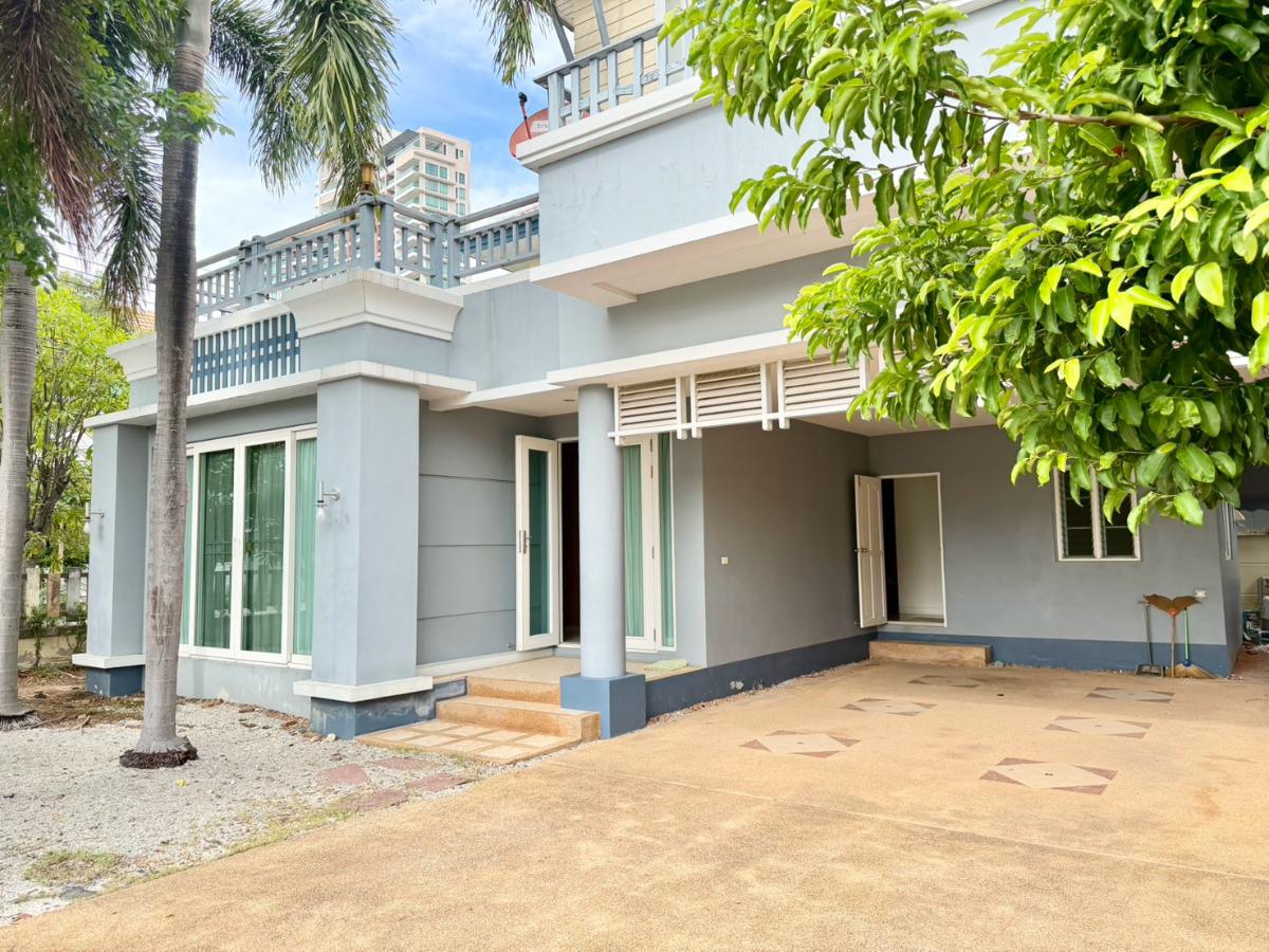 รูป For Rent : บ้าน 2 ชั้นในโครงการ Casalunar บ้านหลังใหญ่ พร้อมระเบียงกว้าง และวิวทะเลแบบเต็มตา - รูปที่ 2/17