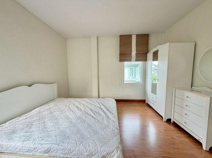 รูป For Rent : บ้าน 2 ชั้นในโครงการ Casalunar บ้านหลังใหญ่ พร้อมระเบียงกว้าง และวิวทะเลแบบเต็มตา - รูปที่ 11/17