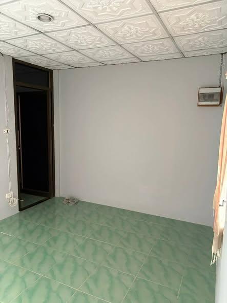 รูป 3 ห้องนอน | 2 ห้องน้ำ | MRT Huai Khwang | 180 ตร.ม. | 5,000 บาท/เดือน | ชั้น 2 — Townhome กรุงเทพฯ - รูปที่ 2/5