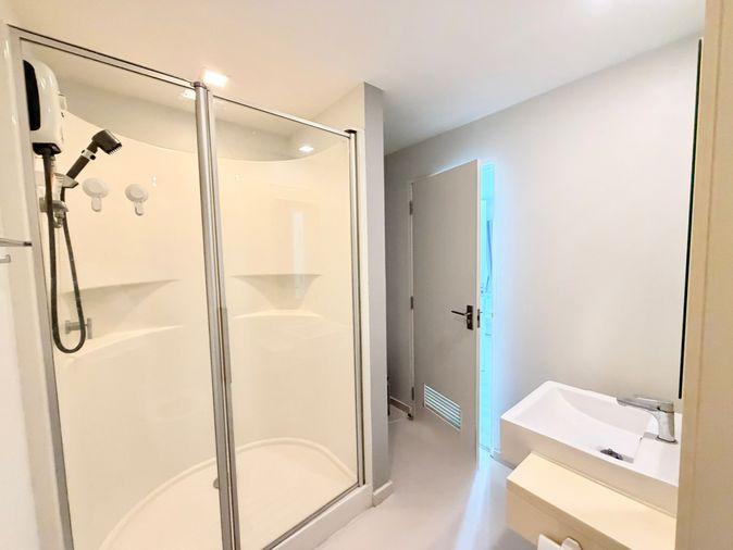 picture For Rent " 𝐓𝐡𝐞 𝐑𝐨𝐨𝐦 Ratchada-Ladprao " 1 Bedroom 49  Sq.m. Pool View ,Near : MRT-Ladprao  - 11/12