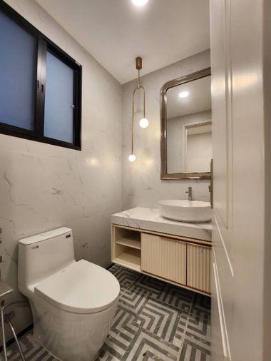 รูป ให้เช่า Super luxury house at Nantawan Rama9-Krungthepkreetha 4 bed 170k - รูปที่ 21/28
