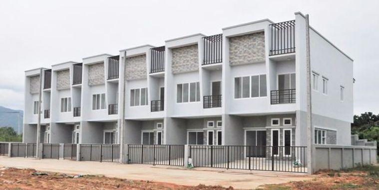 รูป 🏡✨ ขายทาวน์โฮม 2 ชั้น  ทั้งหมด 6 คูหา  ทำเลดี ย่านเศรษฐกิจเชียงราย ✨🏡 - รูปที่ 1/9