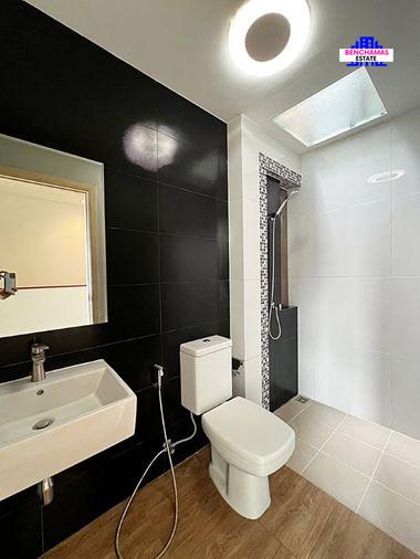 รูป 🏡 ขายทาวน์โฮมสไตล์ Modern โนวาลักซ์ Nova Luxx ใกล้ประชาอุทิศ 90 / สุขสวัสดิ์ 76 - รูปที่ 9/16