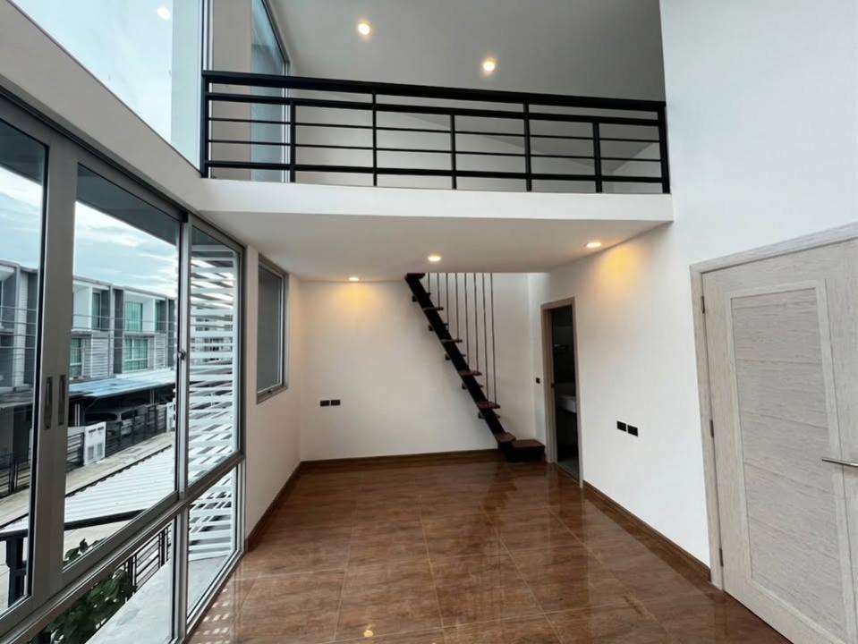 รูป 🏡 ขายทาวน์โฮมสไตล์ Modern โนวาลักซ์ Nova Luxx ใกล้ประชาอุทิศ 90 / สุขสวัสดิ์ 76 - รูปที่ 5/16