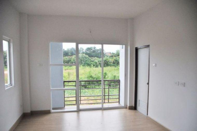 รูป 🏡✨ ขายทาวน์โฮม 2 ชั้น  ทั้งหมด 6 คูหา  ทำเลดี ย่านเศรษฐกิจเชียงราย ✨🏡 - รูปที่ 7/9