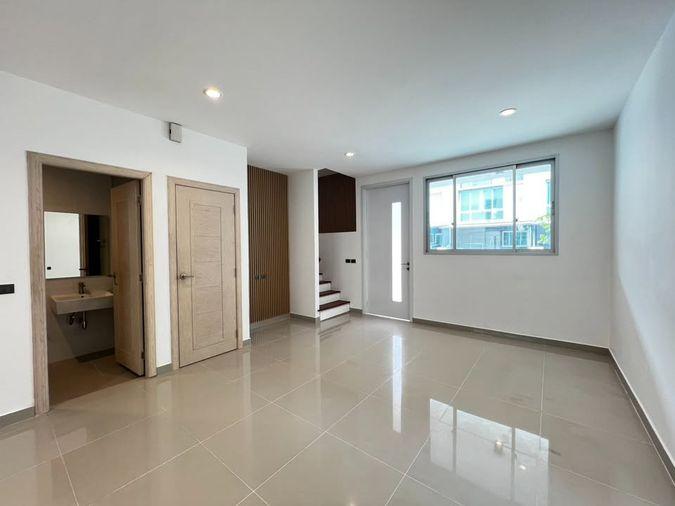 รูป 🏡 ขายทาวน์โฮมสไตล์ Modern โนวาลักซ์ Nova Luxx ใกล้ประชาอุทิศ 90 / สุขสวัสดิ์ 76 - รูปที่ 2/16