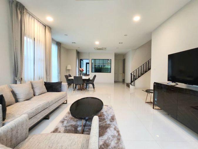รูป ให้เช่า Super luxury house at Nantawan Rama9-Krungthepkreetha 4 bed 170k - รูปที่ 2/28