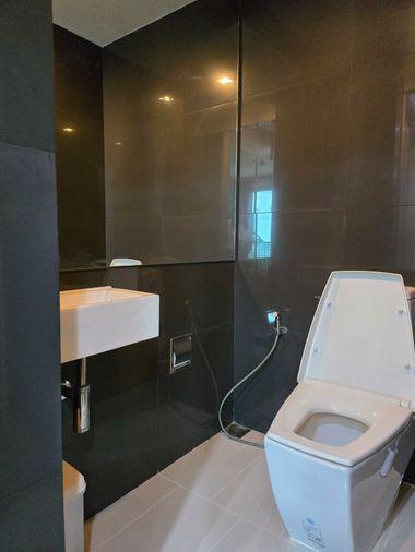 รูป  Rhythm Sukhumvit 50 ห้องกว้าง 45 ตรม. ชั้นสูง 1 ห้องนอน 1 ห้องน้ำ ราคาดีมาก สระว่ายน้ำลอยฟ้า ฟิตเนส ใกล้ BTS อ่อนนุช - รูปที่ 18/18