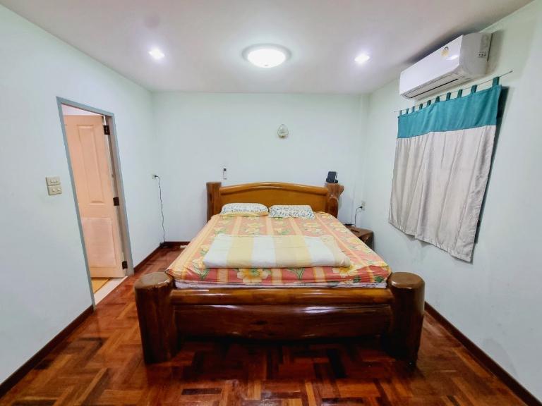 รูป ให้เช่า ทาวน์โฮม 3ชั้น 3ห้องนอน 3ห้องน้ำ 22.5ตร.วา ใกล้ MRT ไทรม้า มบ.คริสตัลทาวน์โฮม รัตนาธิเบศร์ เ​หมาะพักอาศัย ทำโฮมออฟฟิศ - รูปที่ 4/12