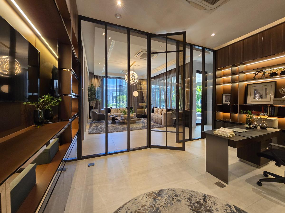 รูป [บ้านในฝันพร้อมอยู่] แกรนด์ บางกอก บูเลอวาร์ด บรมราชชนนี คฤหาสน์ Vittoriano 834 ตร.ม. ที่ดิน 192.5 ตร.วา ทิศใต้ 75.7 ล้านบาท - รูปที่ 23/26