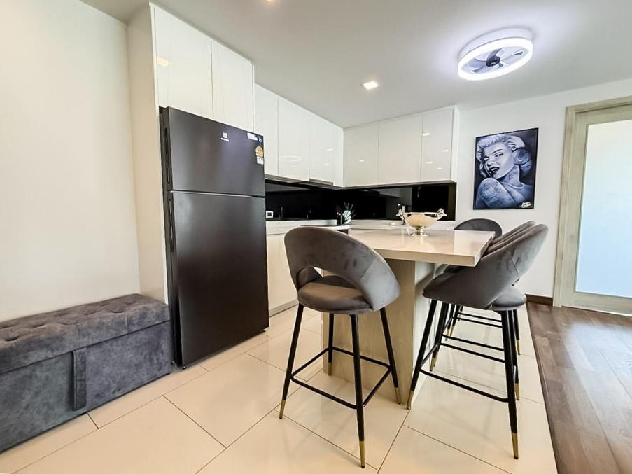 รูป 2 Bedroom Condo for Sale The Peak Towers Pratumnak Pattaya - รูปที่ 3/16