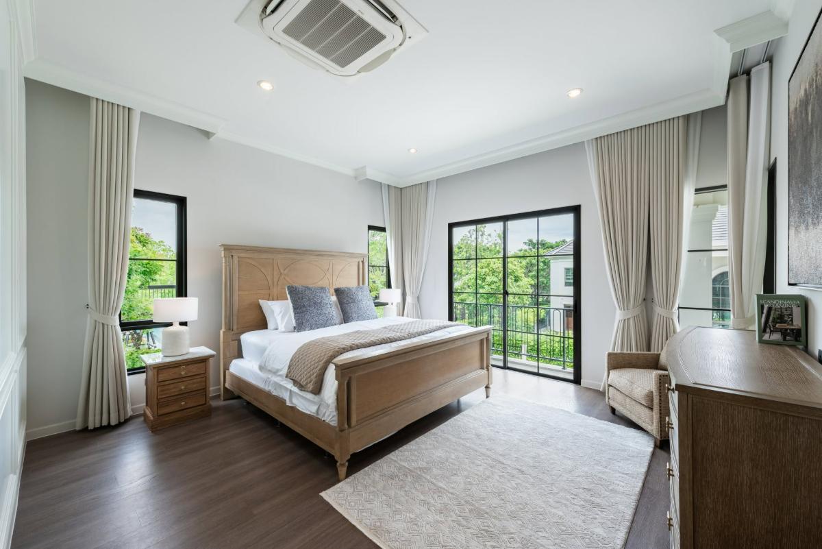 รูป HR3818เช่า บ้านเดี่ยว เศรษฐสิริ บางนา กม.10 (Sansiri 10 East) แต่งสวยกว่าบ้านตัวอย่าง แปลงติดคลับเฮ้าส์ พร้อมลากกระเป๋าเข้าอยู่ - รูปที่ 35/48