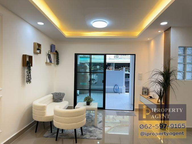 picture Beautiful Minimalist-Style Home, Ready to Move In | Pruksa 12, Khlong Si, Rangsit - 7/17
