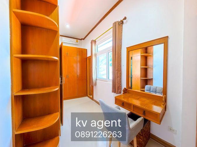 รูป บ้านพร้อมให้เช่าบ้านพูลวิลล่า 2 ชั้น อมรวิลเลจ 6ห้องนอน 4 ห้องน้ำ ห้องครัว ห้องโถงทั้งชั้นบนและชั้นล่าง กว้างขวาง -แอร์ ทั้งหลัง 9 ตัว - รูปที่ 9/16