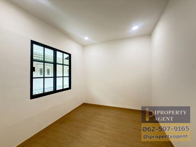 picture Beautiful Minimalist-Style Home, Ready to Move In | Pruksa 12, Khlong Si, Rangsit - 12/17