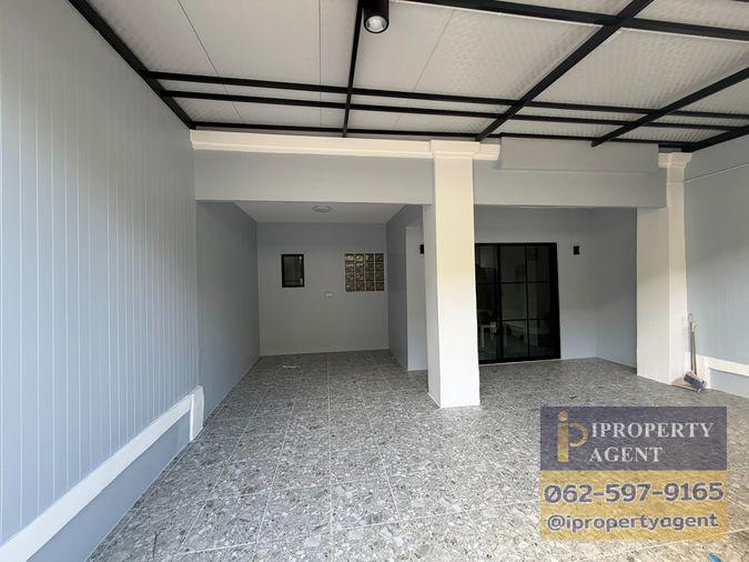 picture Beautiful Minimalist-Style Home, Ready to Move In | Pruksa 12, Khlong Si, Rangsit - 16/17