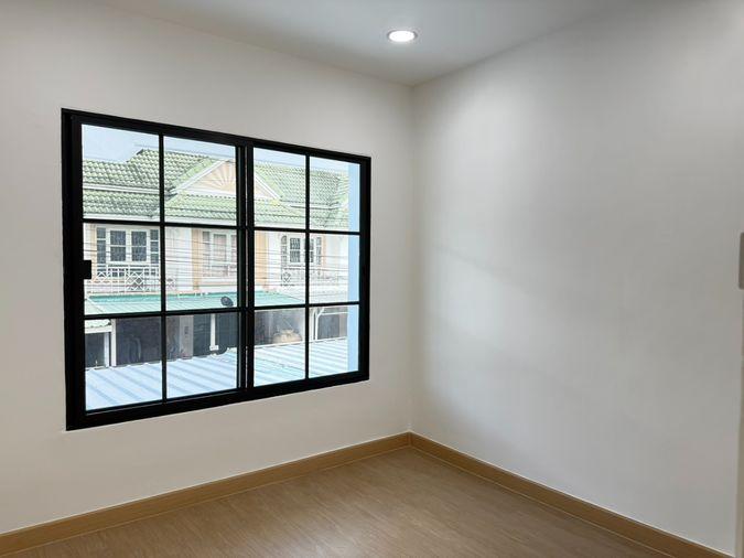 picture Beautiful Minimalist-Style Home, Ready to Move In | Pruksa 12, Khlong Si, Rangsit - 14/17