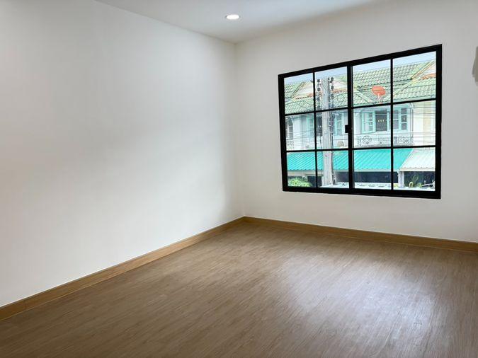 picture Beautiful Minimalist-Style Home, Ready to Move In | Pruksa 12, Khlong Si, Rangsit - 13/17