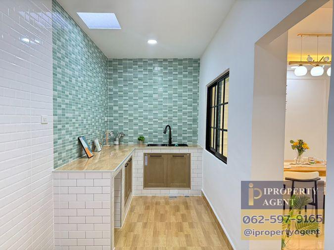 picture Beautiful Minimalist-Style Home, Ready to Move In | Pruksa 12, Khlong Si, Rangsit - 4/17