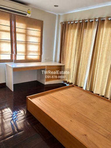 รูป ขายบ้านเดี่ยว 2 ชั้น ลดาวัลย์ ศรีนครินทร์ | แปลงใหญ่ 176 ตร.วา | เหมาะสำหรับผู้ที่ต้องการซื้อเพื่อรีโนเวทและออกแบบบ้านใหม่ตามสไตล์ของตัวเอง - รูปที่ 9/14