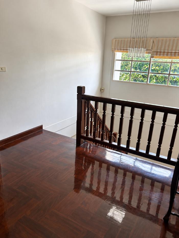 รูป ขายบ้านเดี่ยว 2 ชั้น ลดาวัลย์ ศรีนครินทร์ | แปลงใหญ่ 176 ตร.วา | เหมาะสำหรับผู้ที่ต้องการซื้อเพื่อรีโนเวทและออกแบบบ้านใหม่ตามสไตล์ของตัวเอง   - รูปที่ 10/14