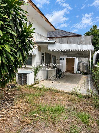 รูป ขายบ้านเดี่ยว 2 ชั้น ลดาวัลย์ ศรีนครินทร์ | แปลงใหญ่ 176 ตร.วา | เหมาะสำหรับผู้ที่ต้องการซื้อเพื่อรีโนเวทและออกแบบบ้านใหม่ตามสไตล์ของตัวเอง - รูปที่ 3/14
