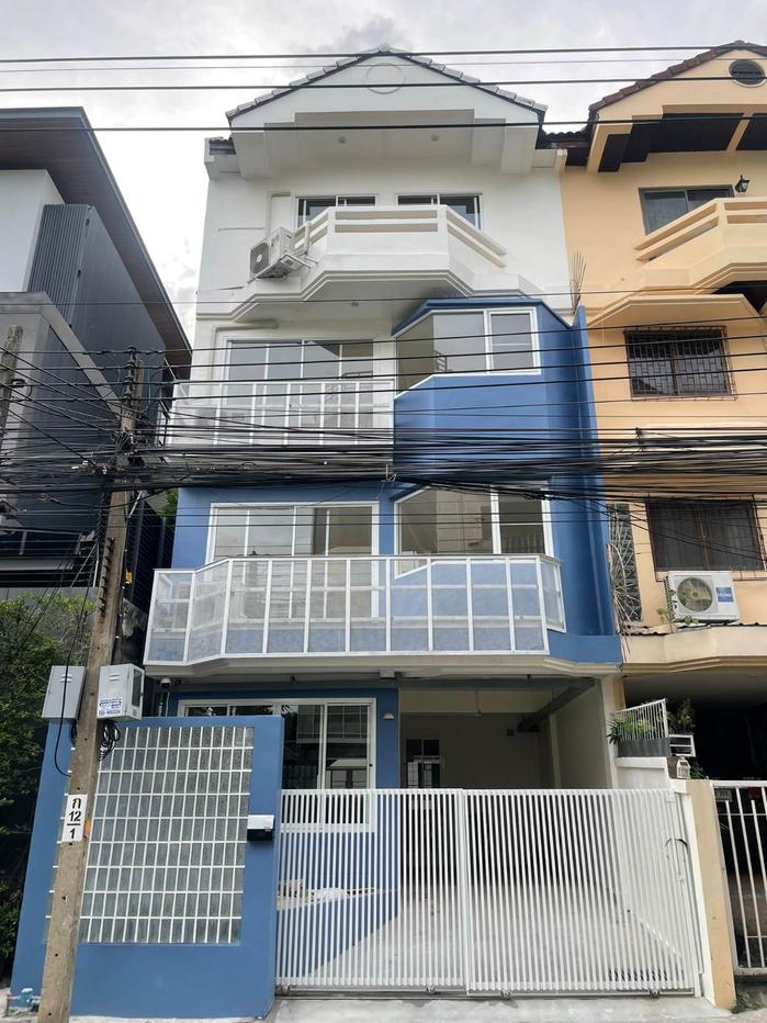 รูป ขาย ทาวน์โฮม 4 ชั้น รีโนเวทใหม่ พระราม 9 ซอย 13 บ้านพื้นที่ใหญ่ พร้อมเข้าอยู่ | เหมาะทั้งครอบครัวและ Home Office (TH6934) - รูปที่ 1/6