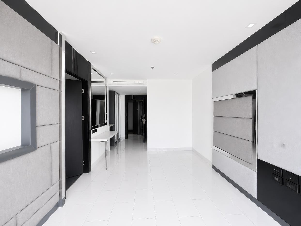 รูป 2 Bedroom Condo for Sale Sky Residences Pattaya Sea View - รูปที่ 5/10
