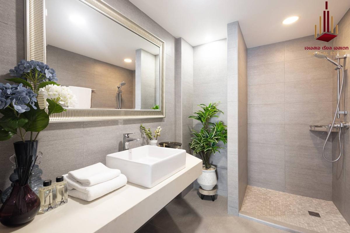 picture ✨ For Rent: Sukhumvit Suite Condo ✨ 💰 Only 80,000 THB/month  - 7/9