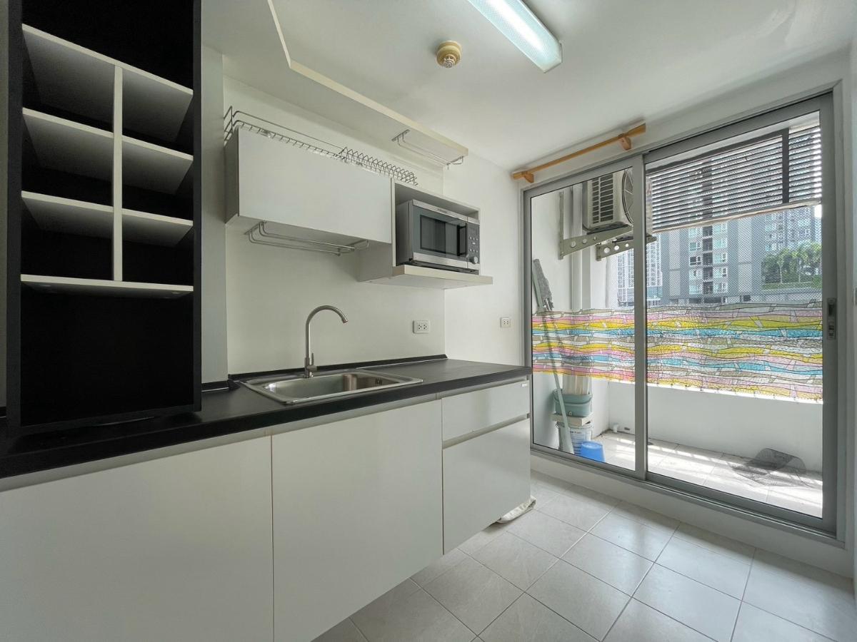 picture 🌸 Beautiful, move-in ready unit at Hive Taksin – near BTS Wongwian Yai - 9/11