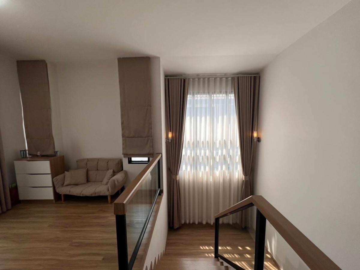 รูป 🏡✨บ้านเดี่ยวสองชั้นให้เช่า  พร้อมเฟอร์นิเจอร์ ราคา 40,000 บาท/เดือน ✨🏡  #5A4-H0325  - รูปที่ 10/27