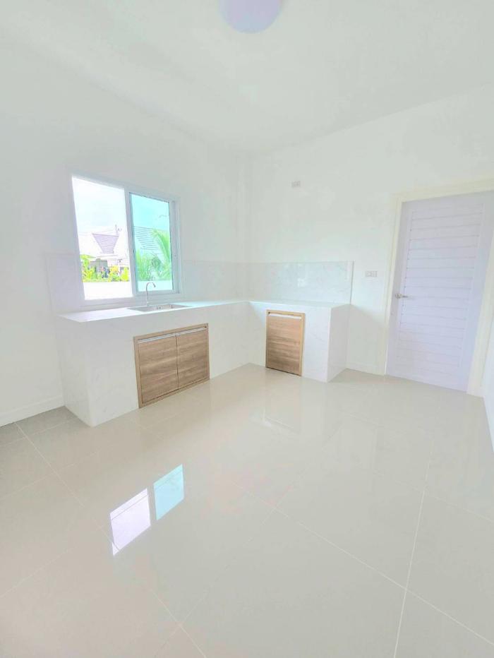 รูป 🏡✨ ขายบ้านเดี่ยวชั้นเดียว บ้านใหม่พร้อมเข้าอยู่ ทำเลบ้านร้องขี้เหล็ก อำเภอดอยสะเก็ด จังหวัดเชียงใหม่ ราคาเพียง 2.15 ล้านบาท ฟรีค่าโอน! ✨🏡 - รูปที่ 7/18