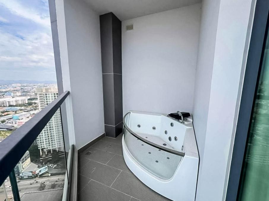 รูป 2 Bedroom Condo for Sale Arcadia Millennium Tower Pattaya - รูปที่ 1/9