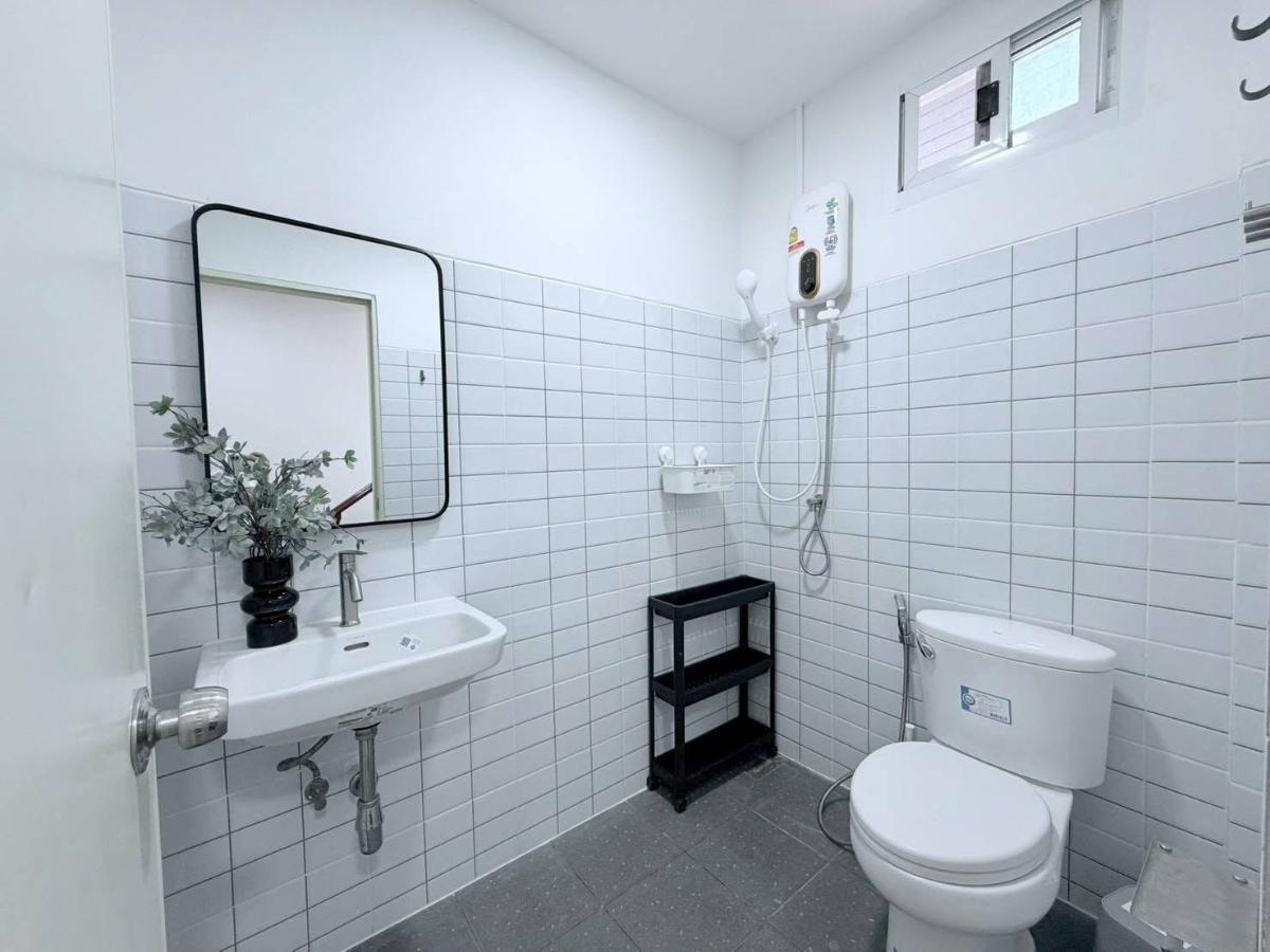 picture 🏡#MT2609_151🏡💥Urgent💥 Definitely available—click fast before it's gone!‼️ For Rent 80k.🔥 Detached house project in Huai Khwang. - 28/32