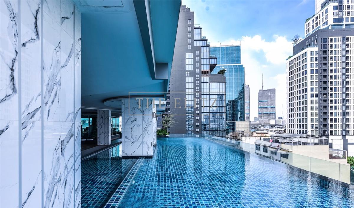 รูป ✨Rare 3-Bedroom Unit | Best Panoramic View in the Building | Prime Surawong CBD Location✨ - รูปที่ 15/19